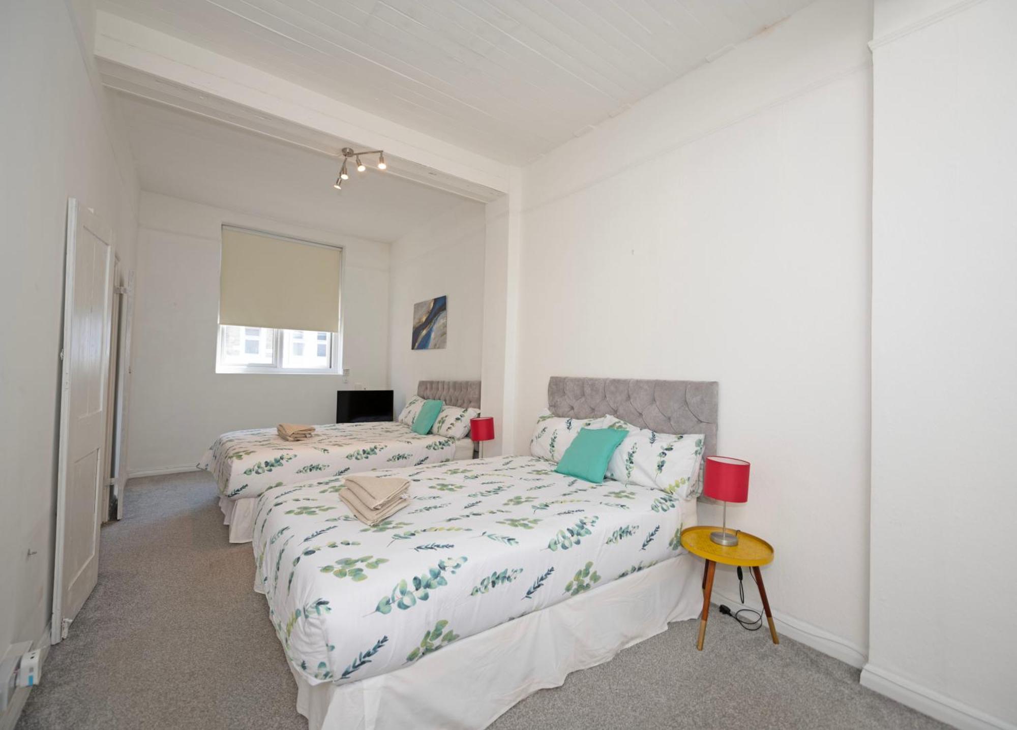 Flat In Clapham Budget Friendly Stay Лондон Екстериор снимка